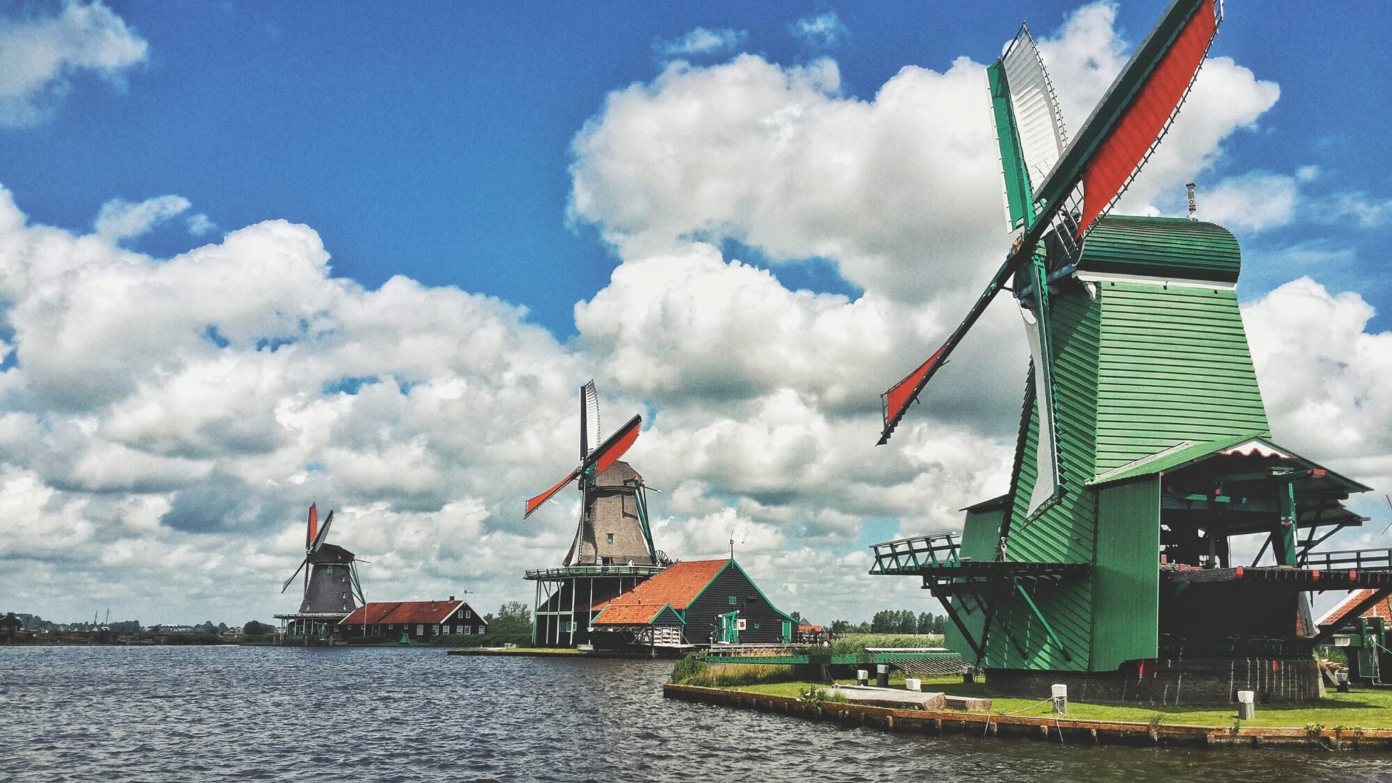 Travel to this Northern European country using the Netherlands travel guide