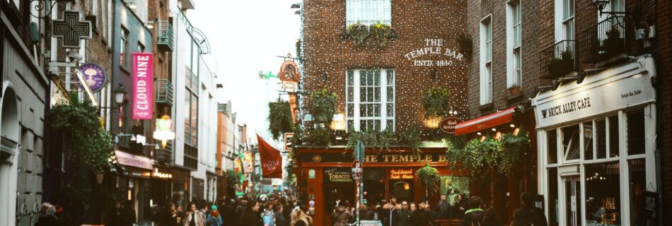 With this Ireland Travel Guide you will discover the best spots in Ireland