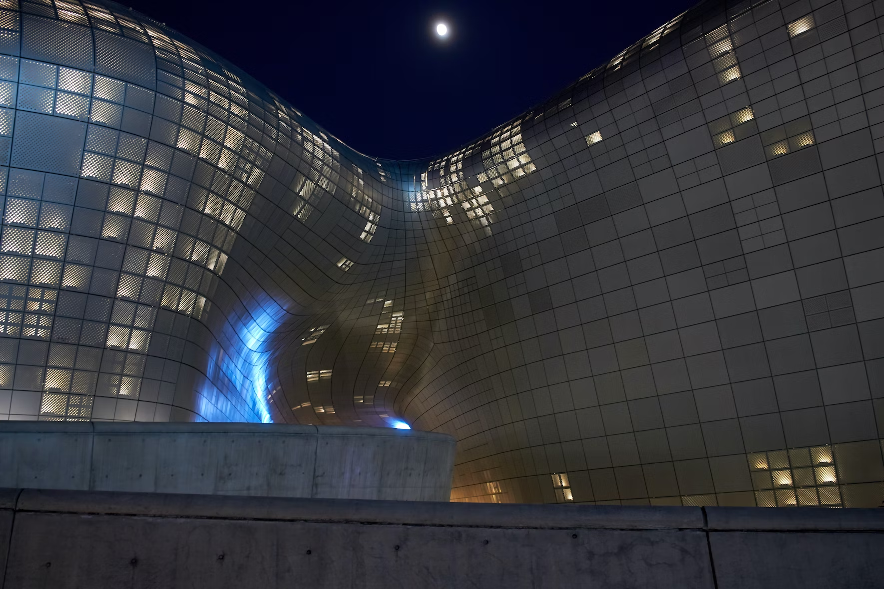 dongdaemun design plaza hidden gems in seoul