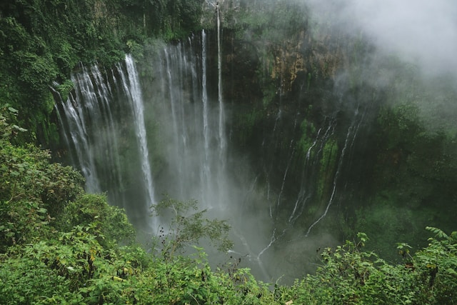 hidden gems in Indonesia tumpak sewu