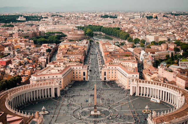 most unique international borders Vatican City
