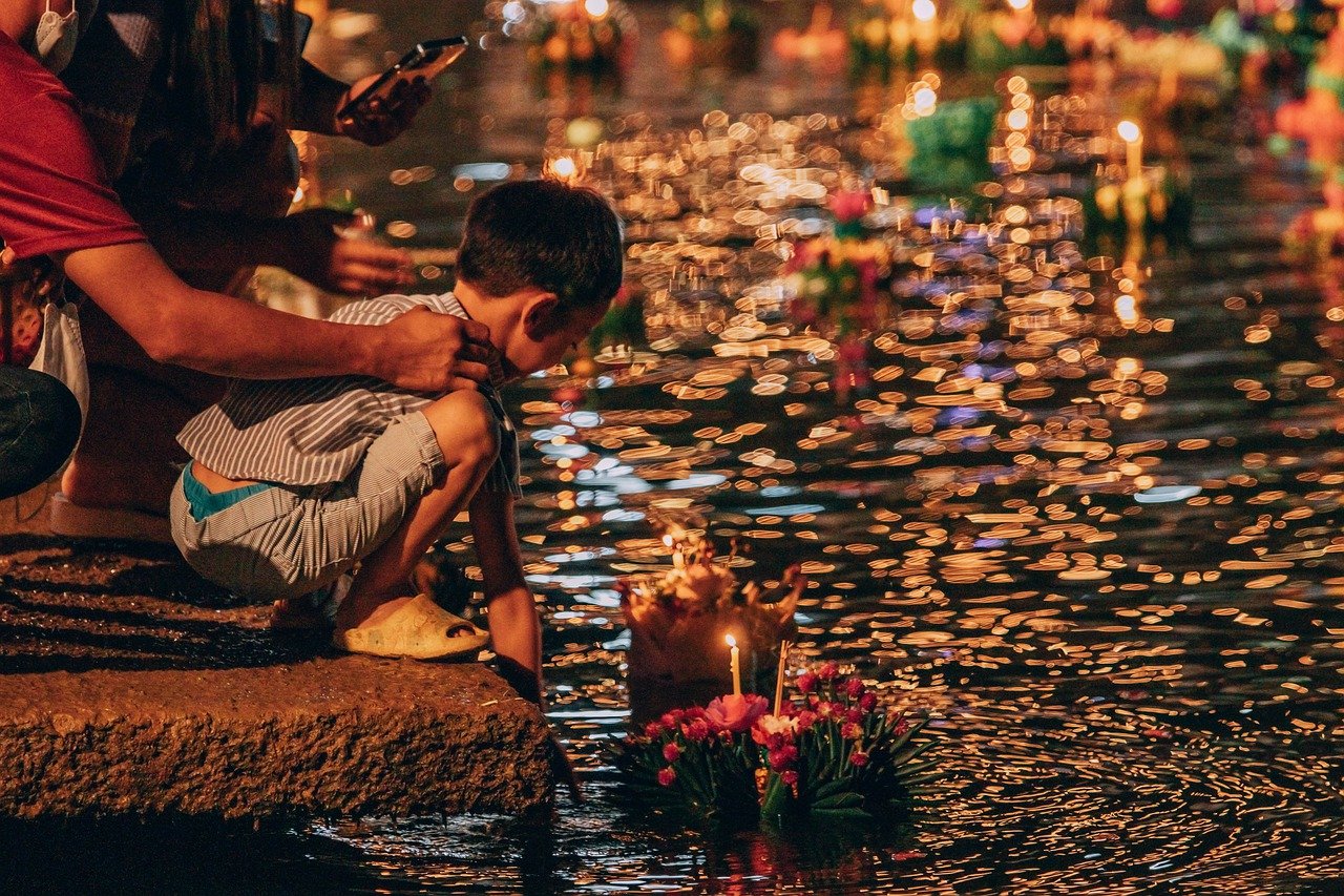 loy krathong autumn festivals 